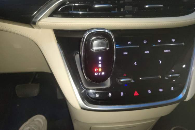 Used Buick GL8 2022 ES Landtrek 653T Luxury Edition
