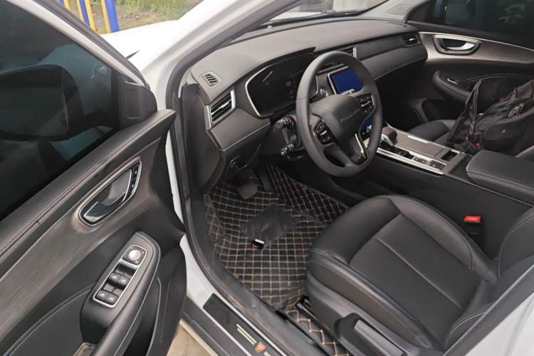 Used Roewe RX5 2023 PLUS 330TGI Automatic Trendsetting Smart Edition