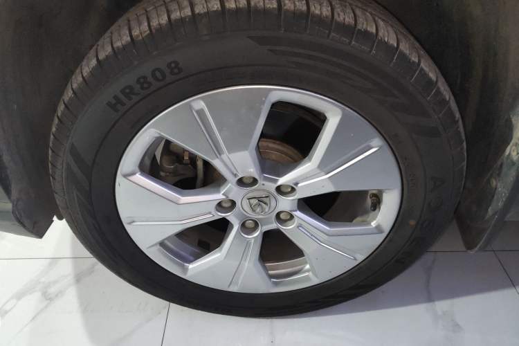 Used Baojun 530 2020 1.5T Manual Comfort Version 7 Seats Left Front Wheel Hub