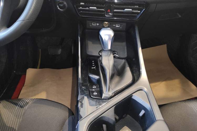 Used Roewe i5 2021 1.5L CVT Platinum Edition
