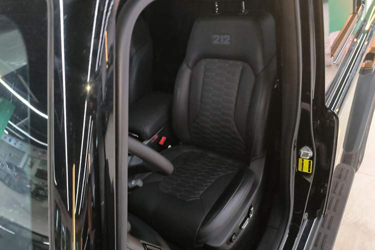 Used 212 T01 2024 2.0T Explorer