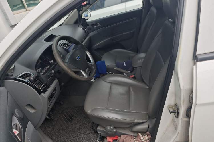 Used Geely Auto Classic Emgrand 2013 Sedan 1.8L Manual Entry-Level CNG Model
