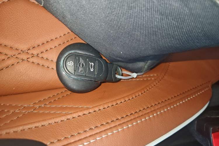 Used MINI MINI 2020 1.5T COOPER Artist