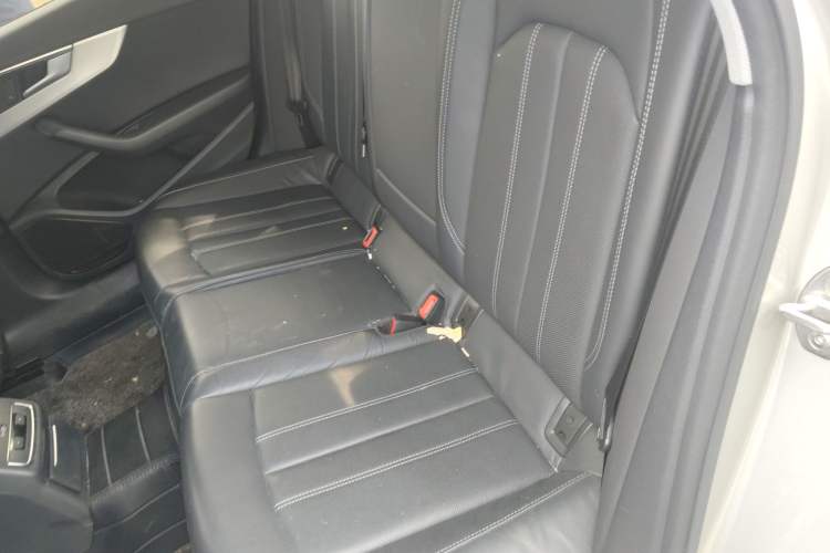 Used Audi A4L 2020 40 TFSI Luxury Dynamic Model
