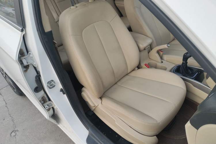 Used CHANGAN Eado 2015 1.6L Manual Luxury Model China V Standard Right Front Seat