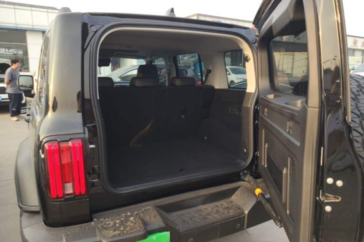 Used Tank 300 2021 Off-Road Edition 2.0T Conqueror Trunk