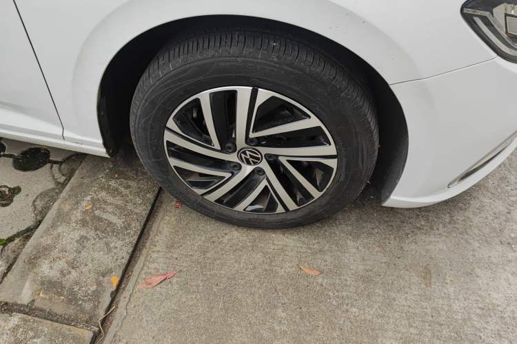 Used Volkswagen Lavida 2023 300TSI DSG Full-Comfort Edition Exterior 1