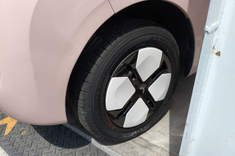 Used Wuling Hongguang MINIEV 2024 3rd Generation 215km Advanced Version
