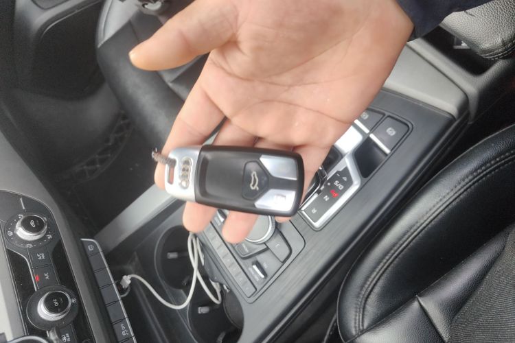 Used Lynk & Co 09 2021 2.0T Halo Six-Seater
