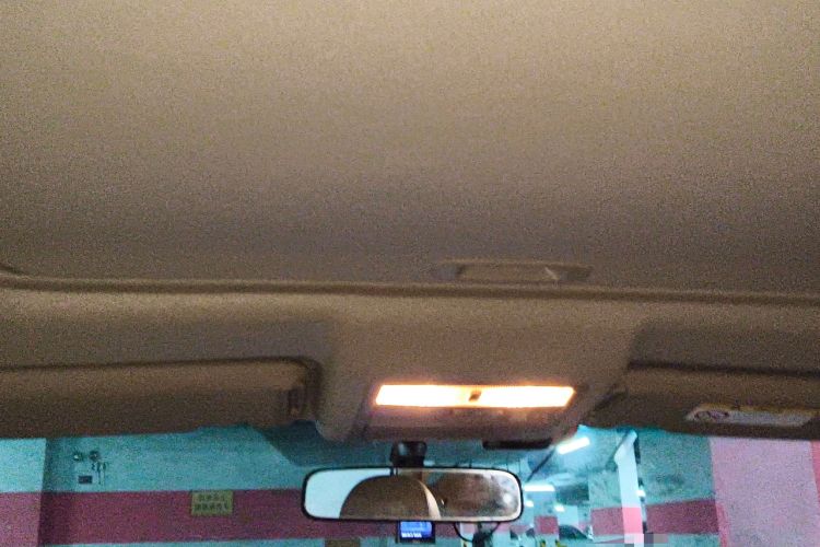 Used Toyota Highlander 2012 2.7L Two-Wheel Drive 7-Seater Luxury Edition
