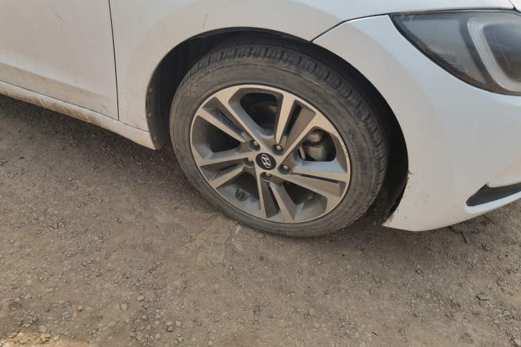 Used Hyundai Elantra (6th Generation / Lingdong) 2016 1.6L Automatic ZhiXuan – Elite Version Right Front Wheel Hub