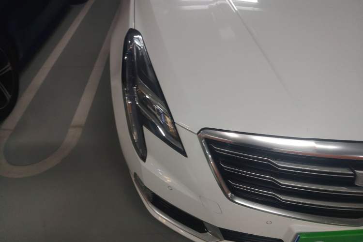 Used Cadillac XTS 2018 28T Luxury Edition Right Front Headlight