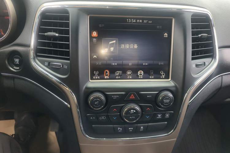 Used Jeep Grand Cherokee 2015 3.0L Elite Navigation Edition Audio And AC Panel