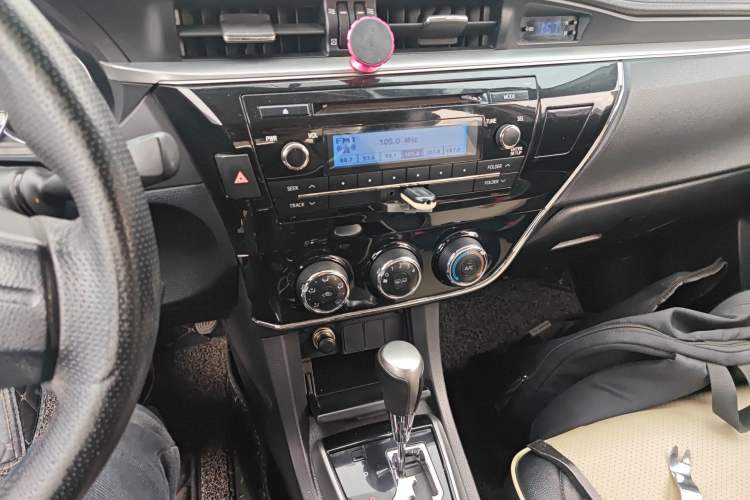 Used Toyota Corolla 2014 1.6L CVT GL Audio And AC Panel