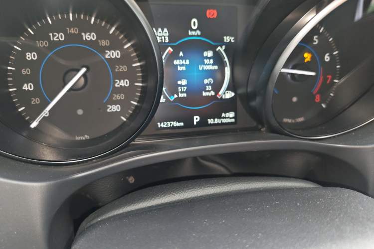 Used Jaguar F-PACE 2019 2.0T Four-Wheel Drive Urban Luxury Edition Odometer Close Up