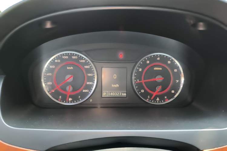 Used SAIC MAXUS G10 2014 2.0T Automatic Executive Edition