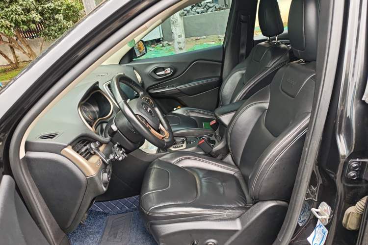 Used Jeep Cherokee 2016 2.4L Leading Edition