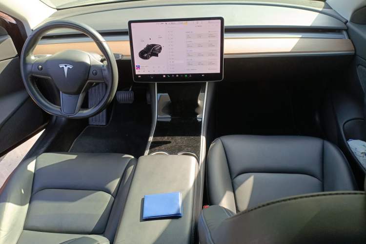 Used Tesla Model 3 2019 Long-Range Rear-Wheel-Drive Version
