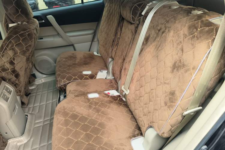 Used Toyota Highlander 2011 2.7L Two-Wheel Drive 5-Seater Elite Edition Left Rear Seat