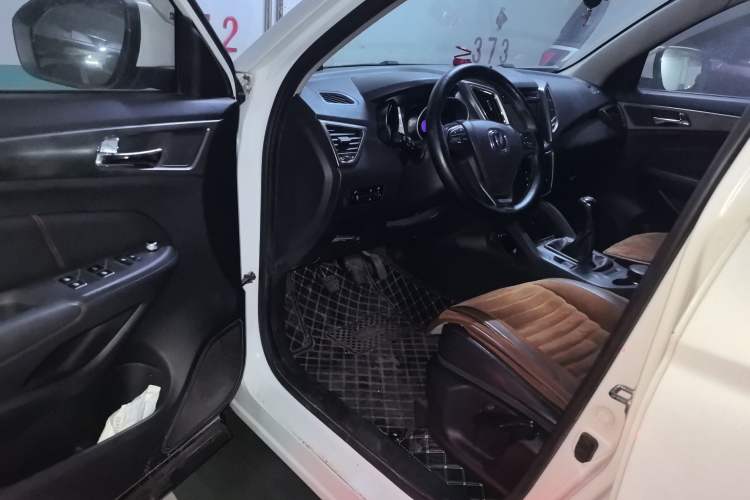 Used Changan CS75 2014 2.0L Manual Luxury Version China V Standard