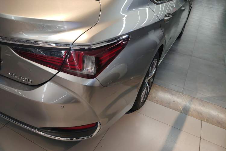 Used Lexus ES 2018 200 Excellence Edition China V Standard
