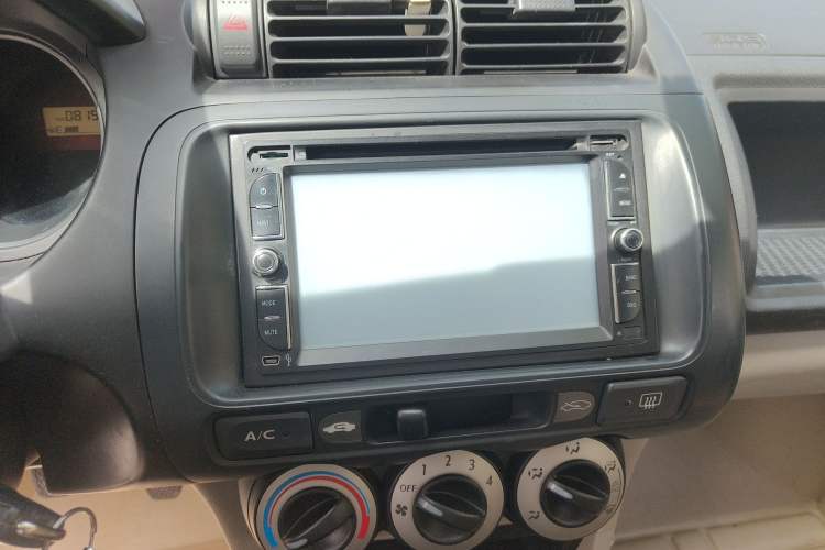 Used Everus S1 2011 1.3L Manual Comfort Edition Audio And AC Panel