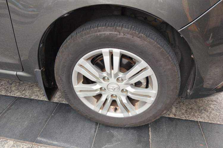 Used FAW Yingzhi 737 2015 1.5L Manual Elite Edition
