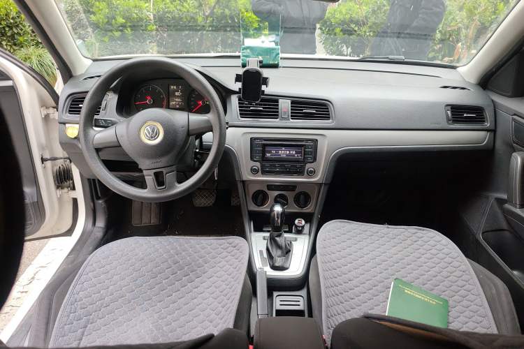 Used Volkswagen Lavida 2013 Revised Classic 1.6L Automatic Fashion Edition