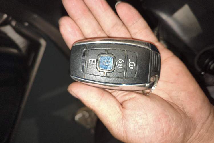 Used Lincoln MKC 2019 2.0T Two-Wheel Drive Luxury Edition China VI Standard Vehicle Key