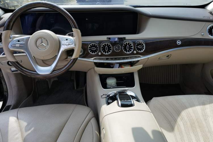 Used Mercedes-Benz S-Class 2018 S 350 L Center Console