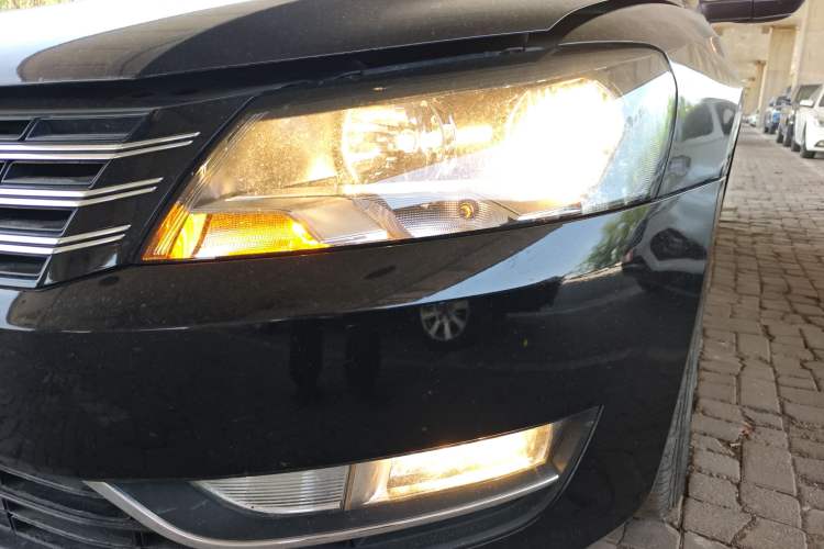 Used Volkswagen Passat 2015 1.8TSI DSG Prestige Edition Left Front Headlight