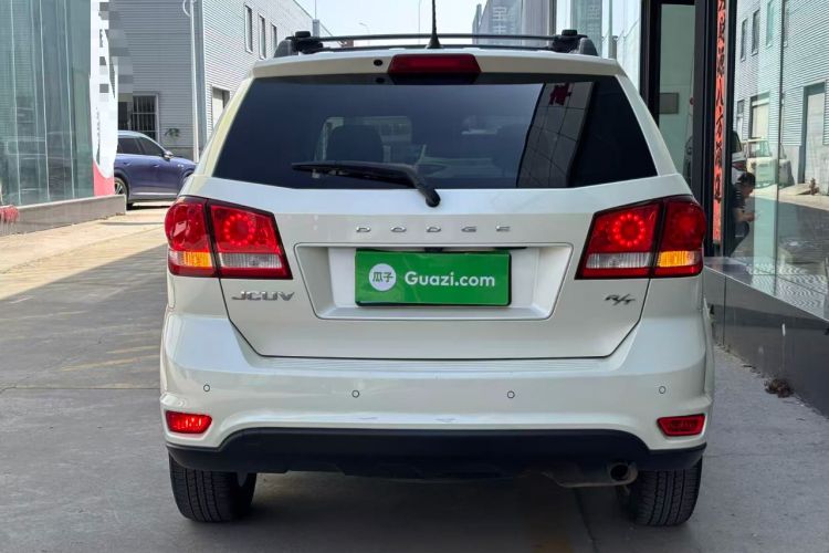 Used Dodge Journey 2013 2.4L Two-Wheel Drive Luxury Version
