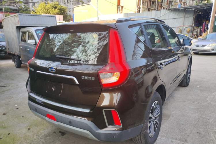 Used Geely Auto Vision X6 2016 1.8L Manual Luxury Model
