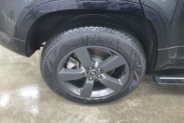 Used Land Rover Defender 2024 110 3.0T P400 X-DYNAMIC HSE Right Rear Wheel Hub