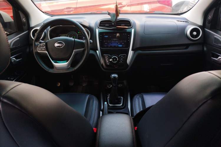 Used SWM X3 2021 1.5L Manual Comfort Version 7 Seats
