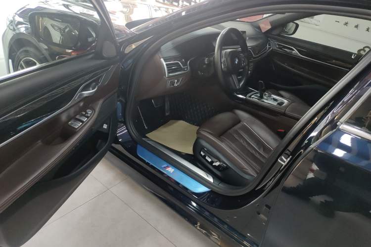Used BMW 7 Series 2021 730Li M Sport Package
