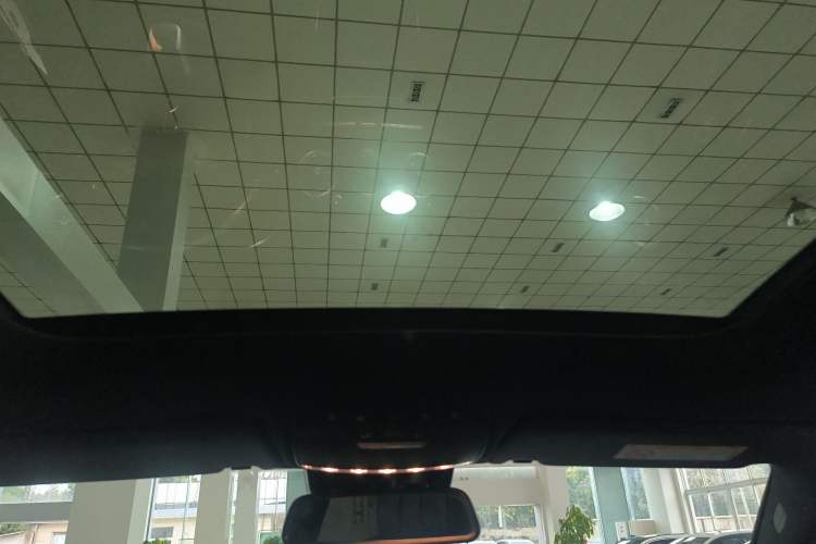 Used Mercedes-Benz GLC 2019 Facelift GLC 260 L 4MATIC Luxury Model
