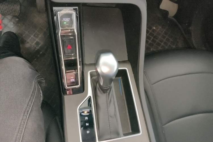 Used Roewe i5 2023 1.5L CVT Luxury Edition Gear Lever