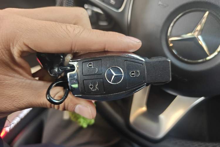 Used Mercedes-Benz C-Class 2016 C 200 L Sport Edition Vehicle Key