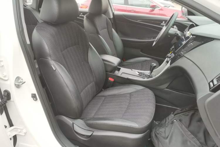 Used Hyundai Sonata 2015 Classic 2.0L Automatic Leading Edition Right Front Seat