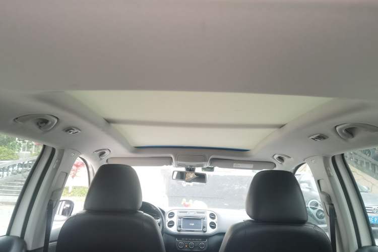 Used Volkswagen Tiguan 2015 1.8TSI Automatic Two-Wheel Drive Luxury Model Headliner