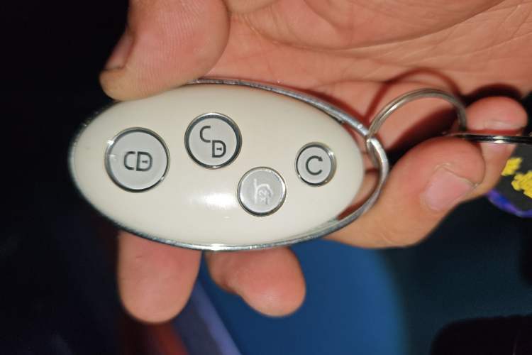 Used BYD Song New Energy 2017 Song DM 1.5TID All-Wheel Drive Luxury Model Vehicle Key