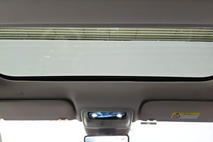 Used Hima AITO M7 2026 Model Range-Extending Ultra All-Wheel Drive 5-Seater Version Headliner