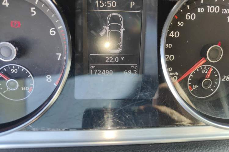 Used Volkswagen FAW-Volkswagen CC 2013 1.8TSI Prestige Model Odometer Close Up