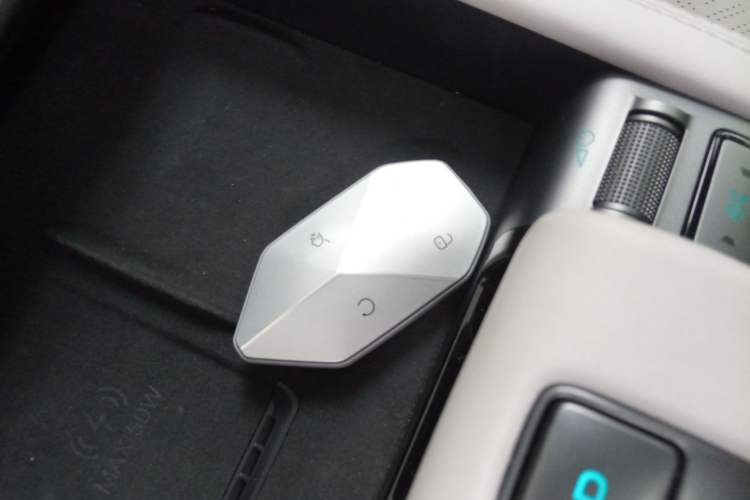 Used Formula Leopard Titanium 3 2025 501 km Four-Wheel Drive Drone Edition
