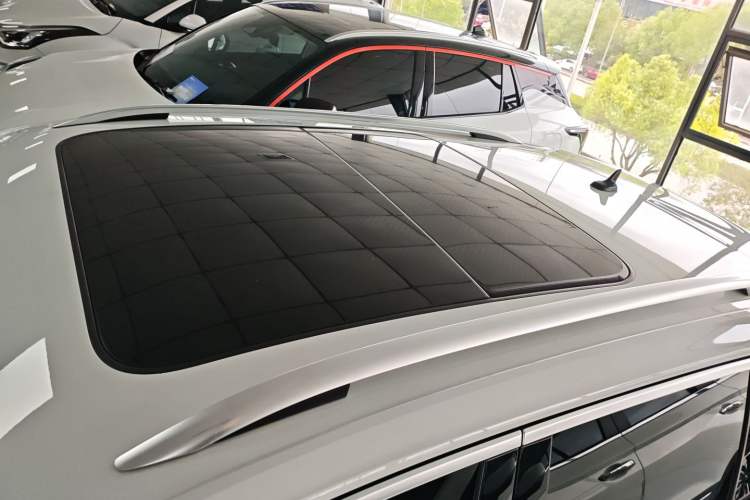 Used Volkswagen T-ROC 2020 230TSI DSG Two-Wheel Drive Advanced Version Roof