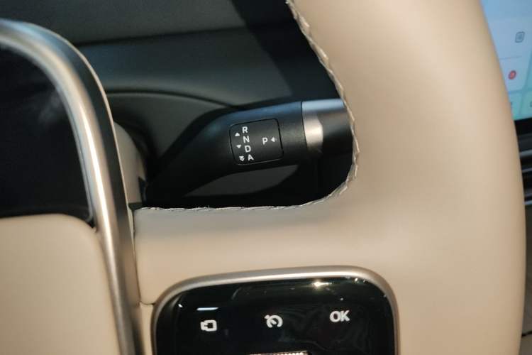 Used Li Auto MEGA 2025 Home Family Special Edition
