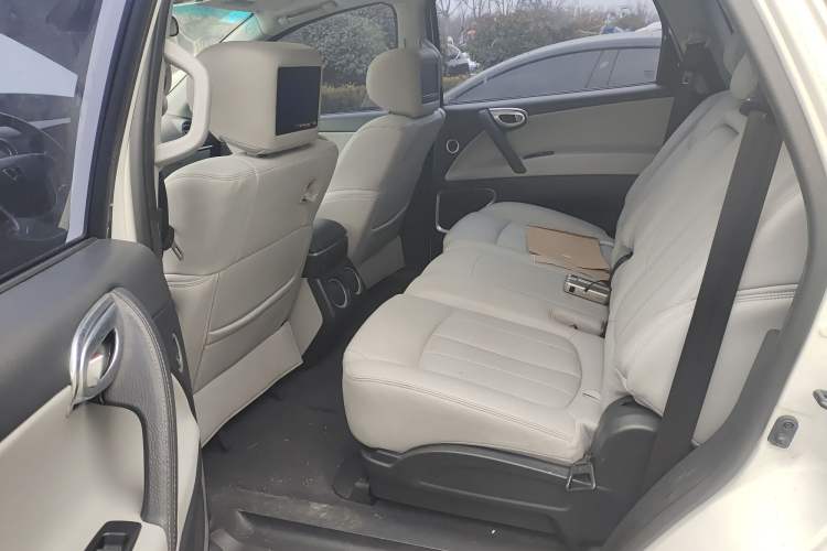 Used Luxgen Great 7 SUV 2014 2.2T Two-Wheel-Drive Smart Version