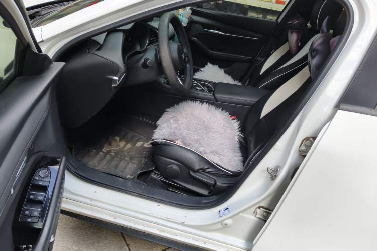 Used Mazda 3 Axela 2021 2.0L Automatic ZhiXuan Edition
