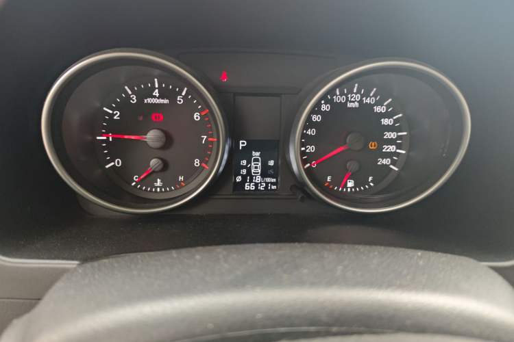 Used Haval H6 2012 2.4L Automatic Two-Wheel Drive Elite Version